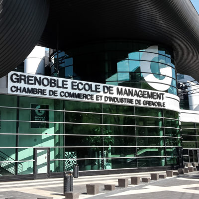 Extérieur bâtiment - Campus Grenoble (1)