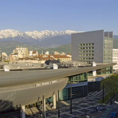 Extérieur bâtiment - Campus Grenoble (2)